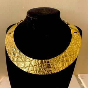 Talbots gold choker NWT hammered, textured statement bib necklace